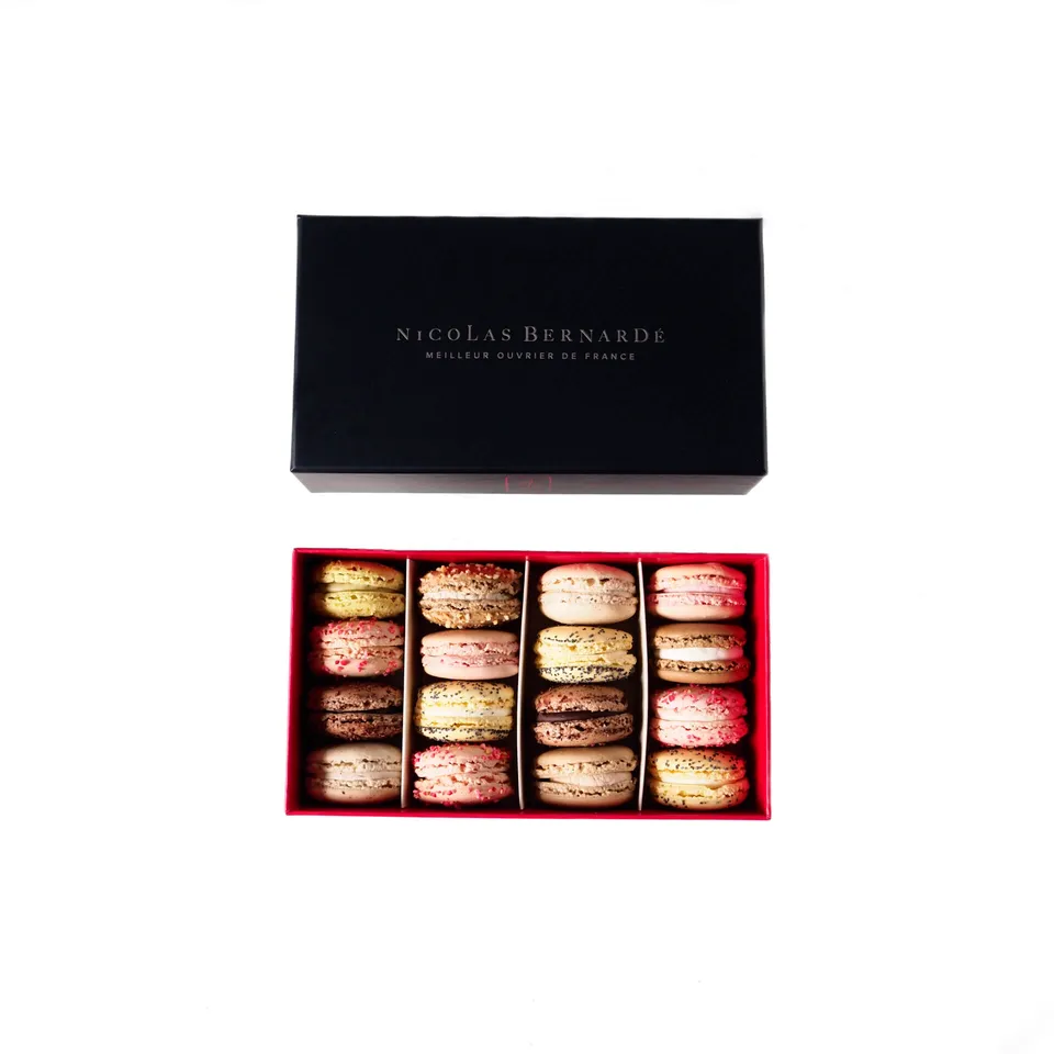 nicolas-bernard-macarons-coffret-16-macarons-262g image 1