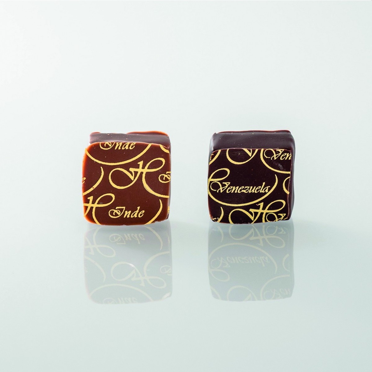 hawecker-le-voyage-en-chocolat-coffret-chocolats-assortiment image 4