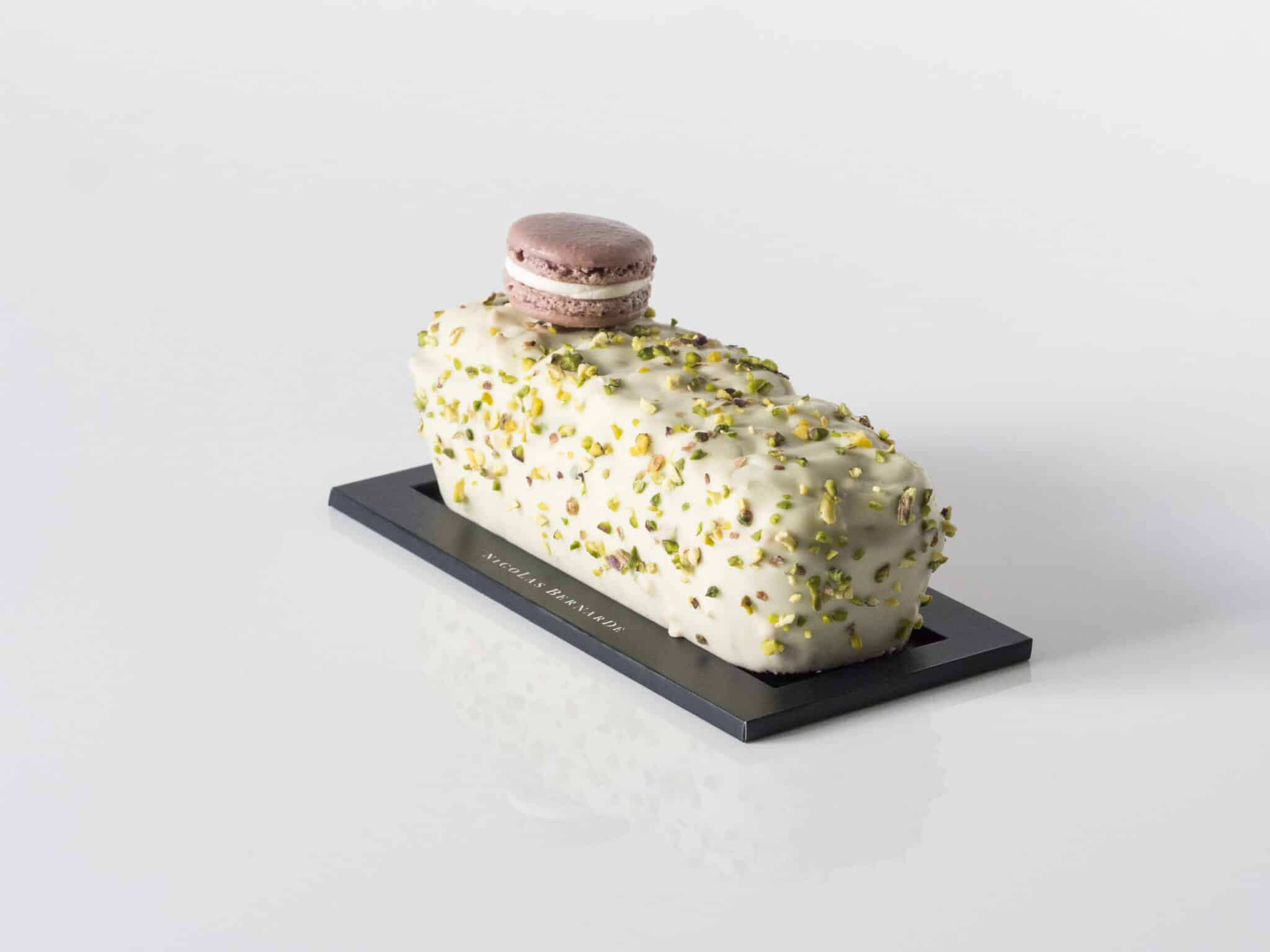 nicolas-bernard-cake-pistache-et-griottes-moelleux image 1
