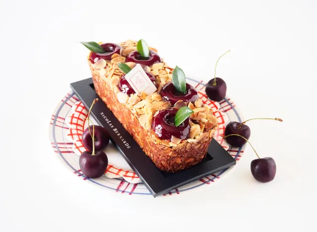 nicolas-bernard-cakissime-amande-griottes-cake image 1