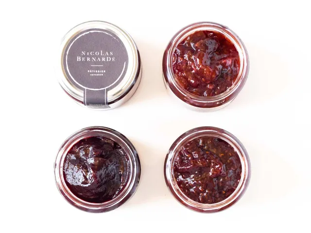nicolas-bernard-confiture-fruits-rouges-pot-350g image 1