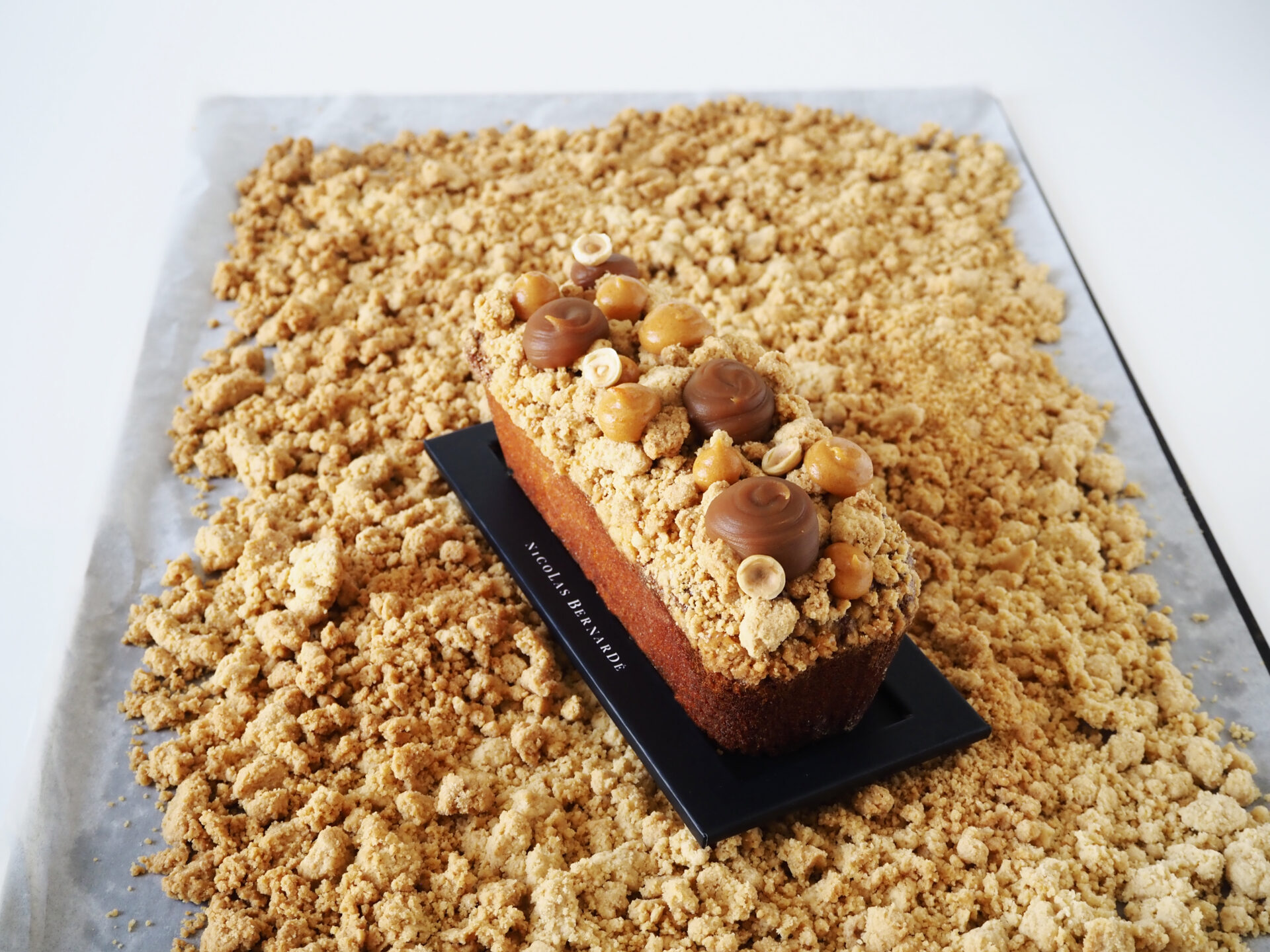 nicolas-bernard-cakissime-pommes-crumble-cake image 1