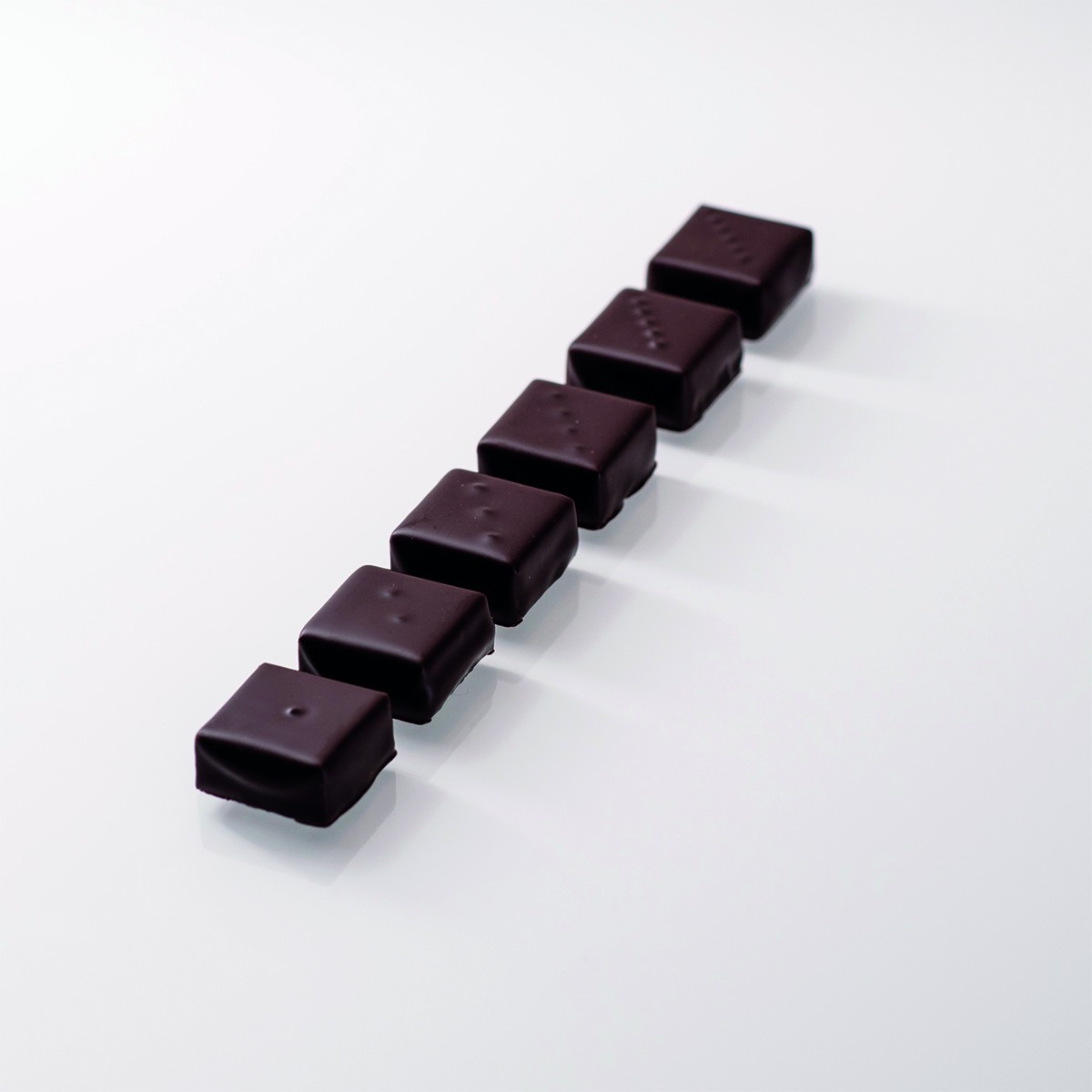 hawecker-origines-cacao-coffret-chocolats-noirs-d-gustation image 5
