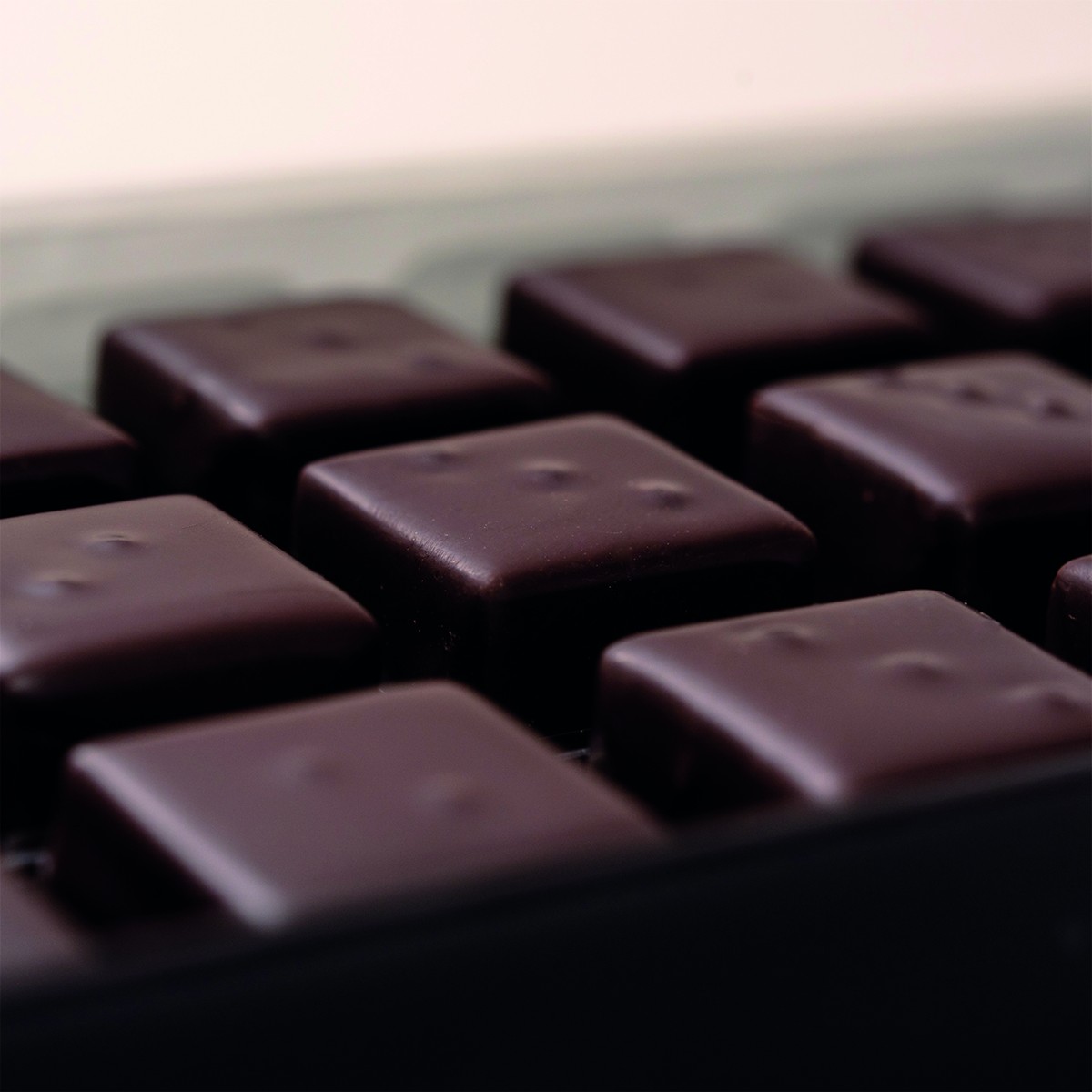 hawecker-origines-cacao-coffret-chocolats-noirs-d-gustation image 7